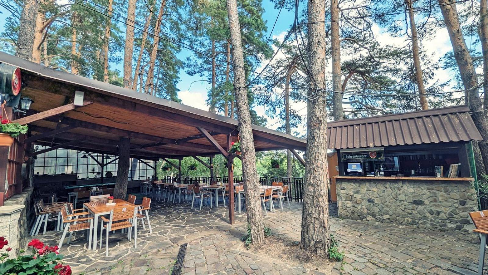 Complex Parc Pini Moinesti Moineşti Exterior foto