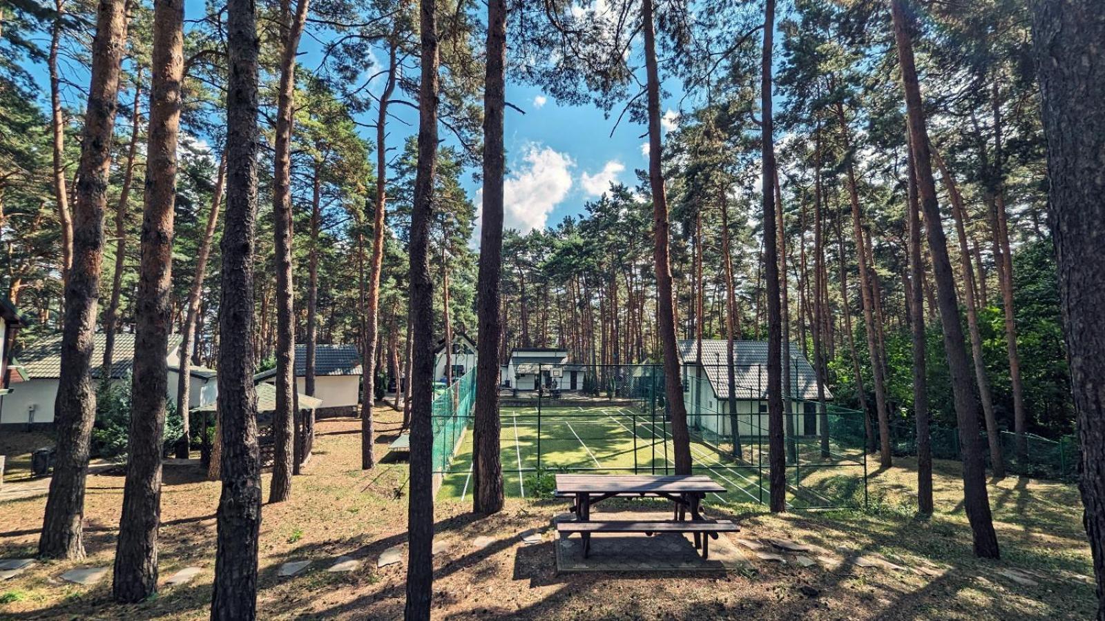 Complex Parc Pini Moinesti Moineşti Exterior foto